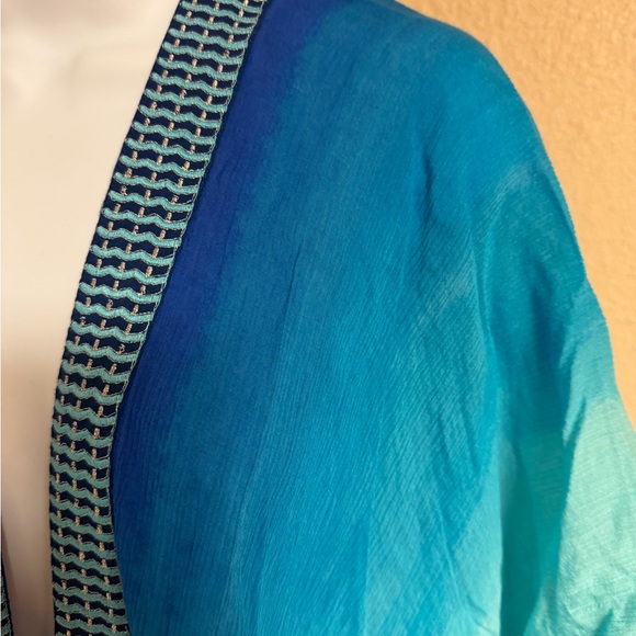 4/$15 Chico's Vibrant Blue Kimono - Picture 3 of 6